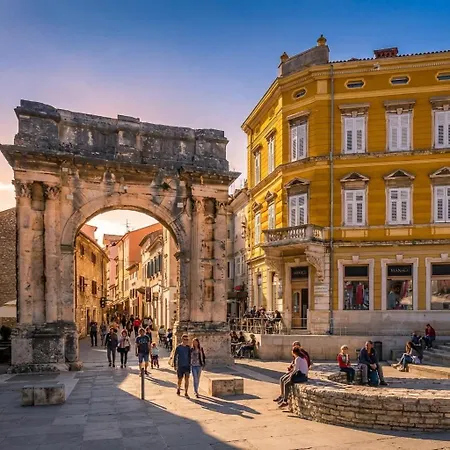 Lounge House Dolce * Пула