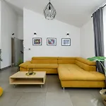 Villa Lounge House Dolce