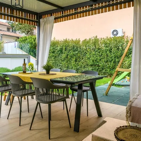 Lounge House Dolce * Pula