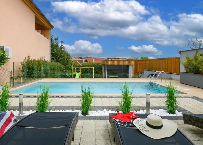 Lounge House Dolce * Pula