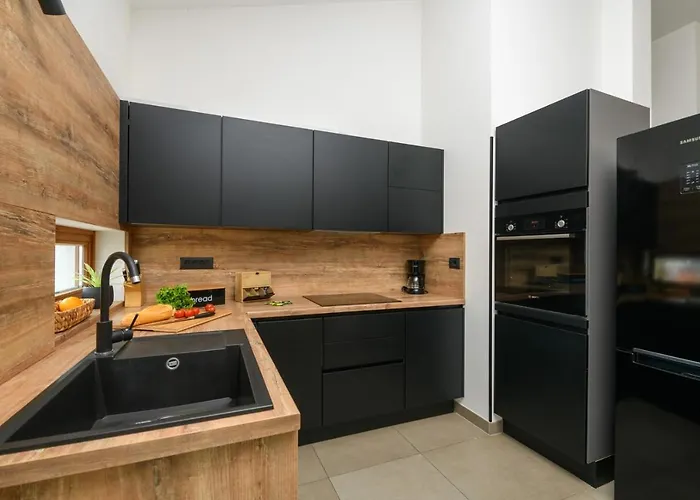 Lounge House Dolce * Pula